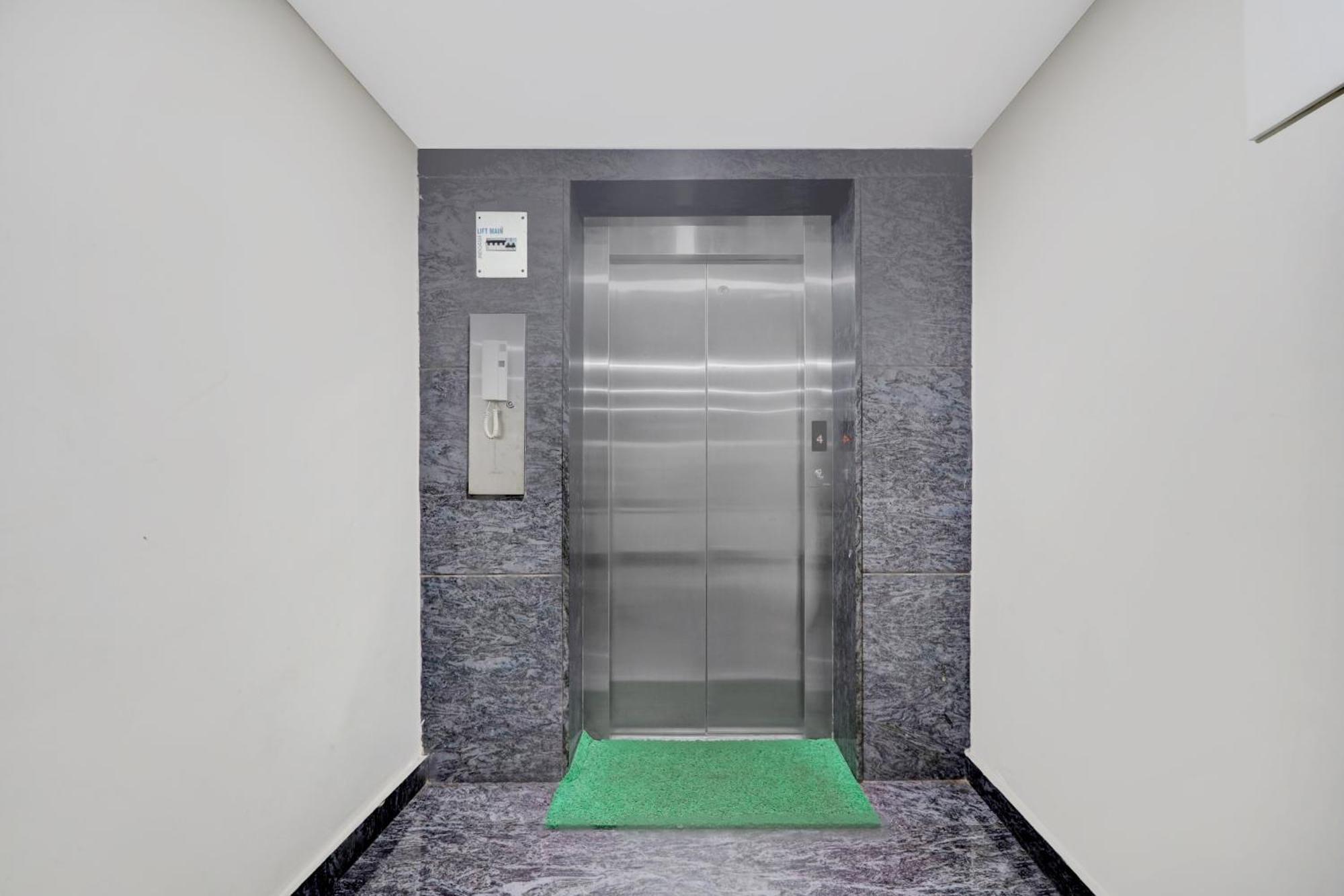 فندق Super Townhouse Daba Garden Road فيساخاباتنام المظهر الخارجي الصورة